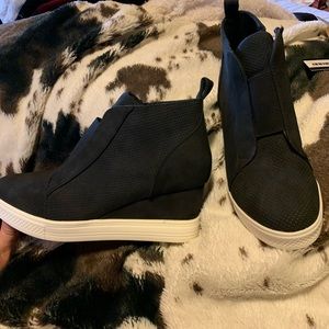 Black booties, brand new, size 10